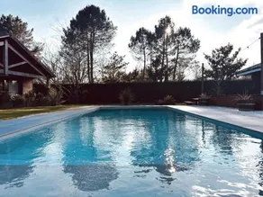 Les chalets du Médoc en bois aux accents de fuste canadienne avec piscine - Image 3