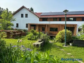 Apartamento con barbacoa y jardín | Vistas al jardín - Image 1