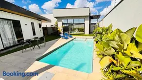 Villa Container SBO Refúgio Urbano com piscina e jacuzzi - Image 2