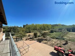 Villa di Campagna-With WIFI and Private Parking - Image 2