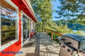 Rustic Retreat on Mercer Lake - Image 3