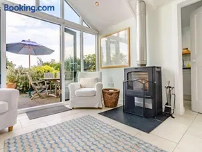 2 Bed in Cranbrook oc-51229 - Image 2