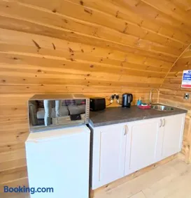 Pond View Pod 1 with Outdoor Hot Tub - Fife - Loch Leven - Lomond Hills - Image 3