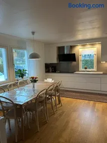 Modern villa near city & nature - Image 4