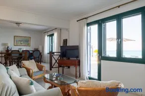 Beachfront Oasis - Image 4