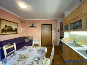 SARA'S - Image 5