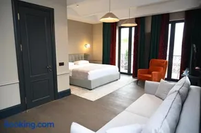 Hotel Retro - Image 2
