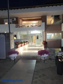 Fenix Apartments - Image 1