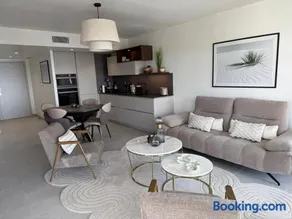 2-bedroom apartment with breathtaking ocean view - Image 2