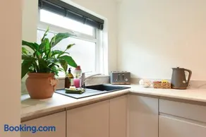 Air Maison - Emsworths Cosy Bungalow - Image 3