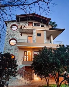 Triena Rooms - Image 1