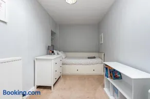 Sunny 4-bedroom cottage with South facing garden - Sunflower Cottage - Image 2