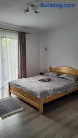 Conacul din Pădure - Image 2