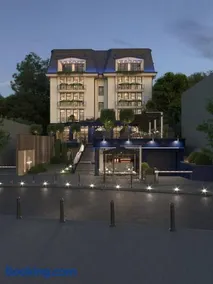 Ridge Apartments - Image 2