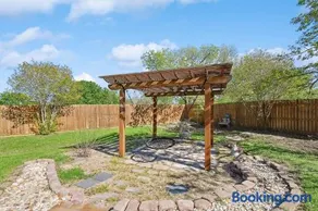 Wellness Oasis 5BR W Pool + Huge Yard + Fire Pit - Image 2