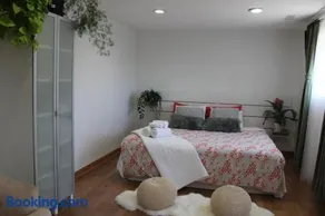 Serene Don River Nature gateway- 3BR suite, Private Patio, Free Parking - Image 1