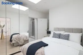 Stylish Milton Keynes Apartment - Image 3