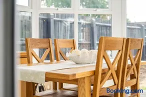 Modern 3 bed House - Image 3