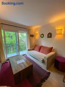 Departamento boutique en entorno nativo. - Image 3