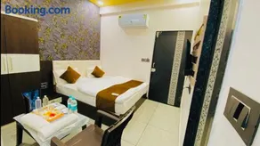 Hotel Shree Vijay I 966o9o1oo6 just 80mtr from Shreenathji temple 1min away By SK - Image 2