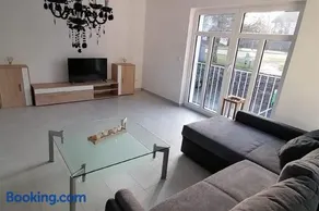 Ferienwohnung am Schloßpark - Image 1