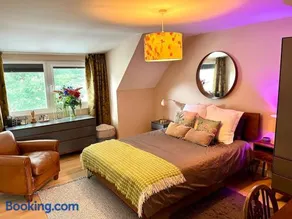 Chic Marlow Escape - Courtyard, River and Fun! Near Windsor and Henley - Image 4