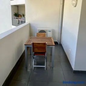 Parking gratuit grande terrasse Proche Centre Ville - Image 4