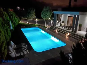Villa arka - Image 1