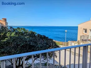 Appartement vue mer à 1 min à pied des plages avec parking privé - Image 3