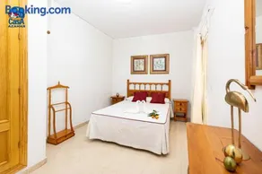 Apartamentos Sant Jaume Casa Azahar - Image 2
