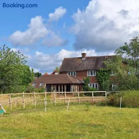 Hale Oaks Farm - Image 1