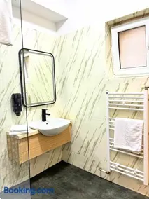 Apart Hotel Bonjour Cluj - Image 3
