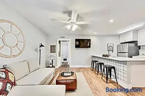 The Boutique Space & Free Parking - Image 1