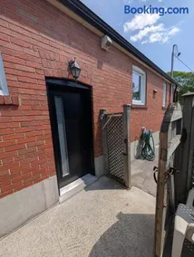 Toronto Etobicozy Guest House - Image 3