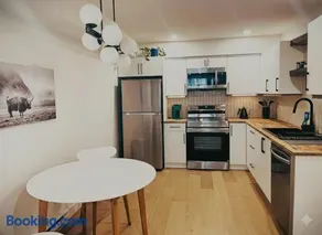 Cedar & Sage Luxury Modern Suite with Full Kitchen - Image 1