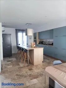 Grande maison de vacances récente - Image 2