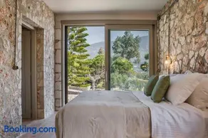 Ploes Luxury Cottages - Image 5