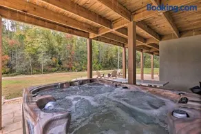 Private Mountain Creekside Cabin, with Hot Tub - Image 2