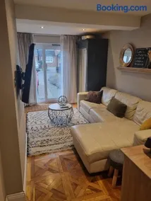 Stylish annexe with private entrance, four persons - Image 2