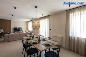 3 Luxury bedroom Apartment EMMA - Image 2