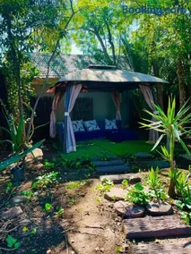 Majestic Manor Guesthouse & Coffee Shop - Image 2