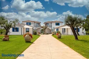 Acquamarina, appartamenti sul mare con piscina - Image 1