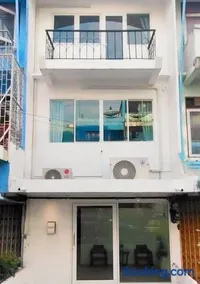 Nitichai Place, Private Sukhumvit Townhome 8PAX - Image 2