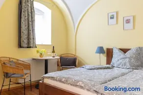 Bioweingut & Gästezimmer Elisabeth Rücker - Image 1