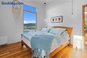 Seascape Retreat - Image 3
