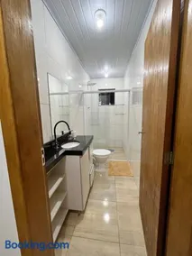 Casa completa e acolhedora, com garagem! - Image 1