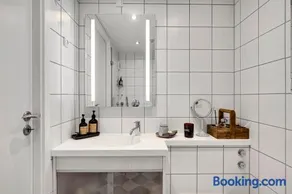 Stylish Holiday Home In Øer Maritime Holiday Village With Terraces And Scenic Views - Image 2