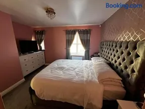 Executive Home - Image 4