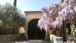Chambre de charme dans un mas au cœur de Maubec dans le Luberon - Image 1