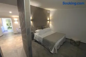 Cappellanio Suite & Apartament - Image 1
